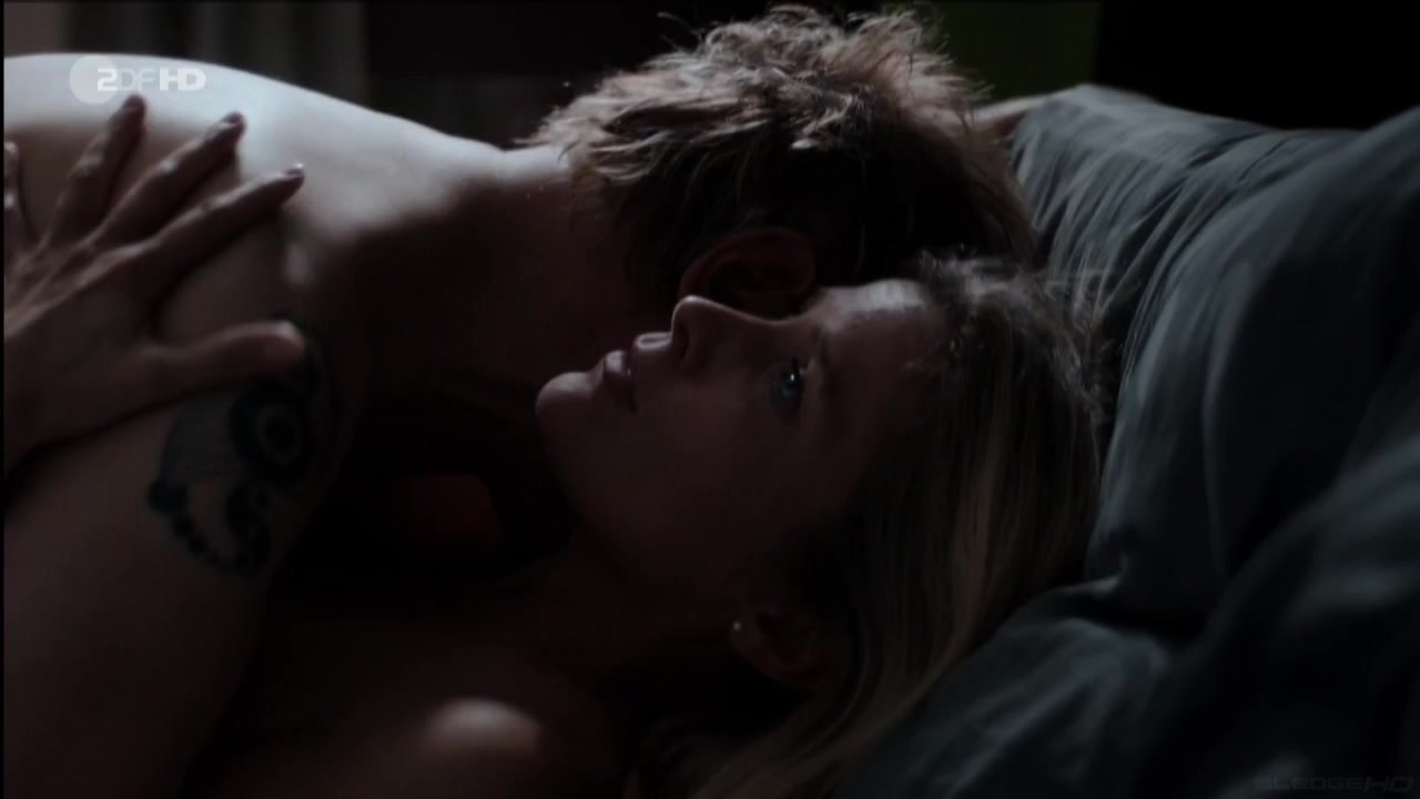 Valerie Niehaus nude -  sex scene from Uberleben an der Scheidungsfront (2015)