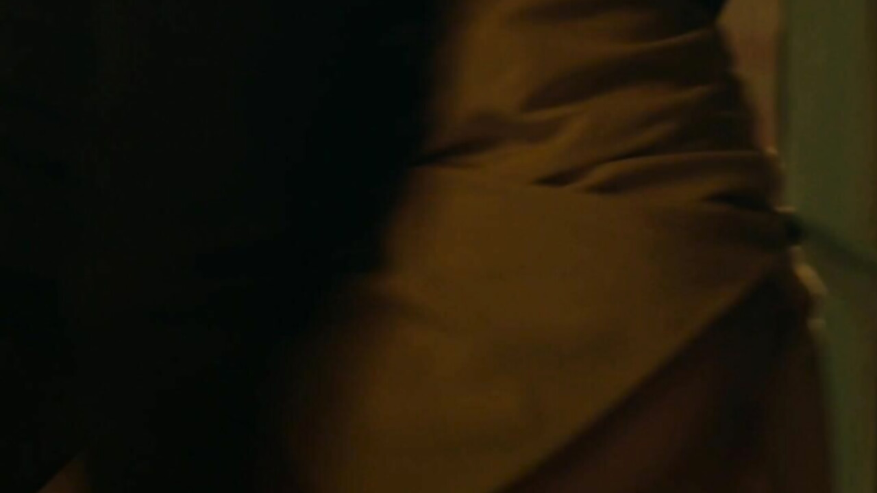 Shoshannah Stern sexy -  sex scene from This Close S01E06 (2018)