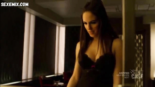 Emmanuelle Vaugier、Anna Silk Lesbian、Lost Girl s02e21 (2012) のシーン