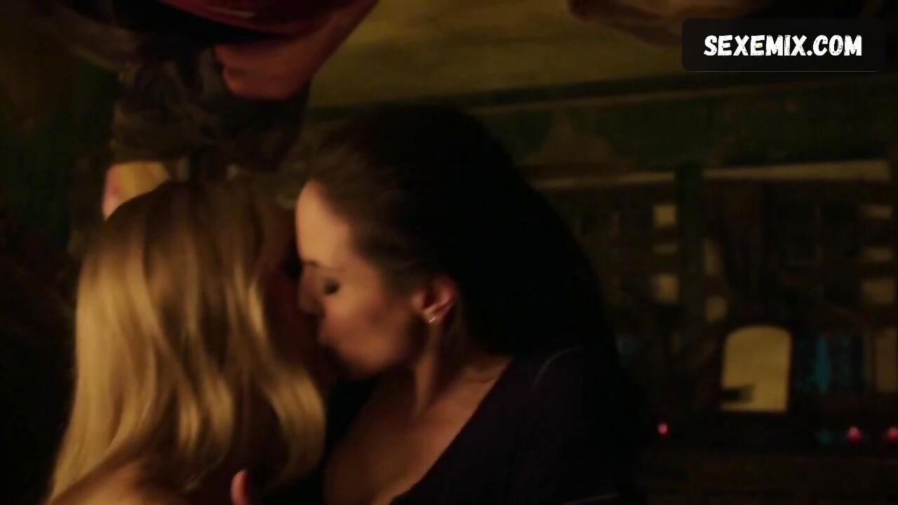 Rachel Skarsten, Anna Silk Lesbian, scene in Lost Girl s03e12 (2013)