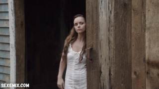 Christina Ricci sexy, scène dans Lizzie Borden Took an Axe (2014)