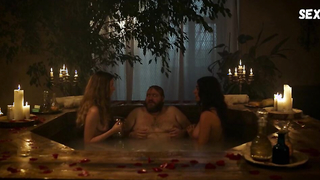 Liliana Fiorelli, Valeria Belardelli, Fotini Peluso sexy, scene in Il Regno (2020)