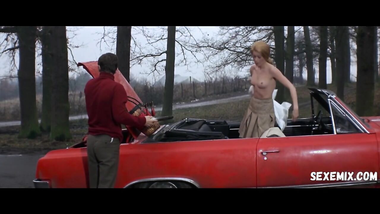 Catherine Deneuve topless, scene in Mississippi Mermaid (1969)