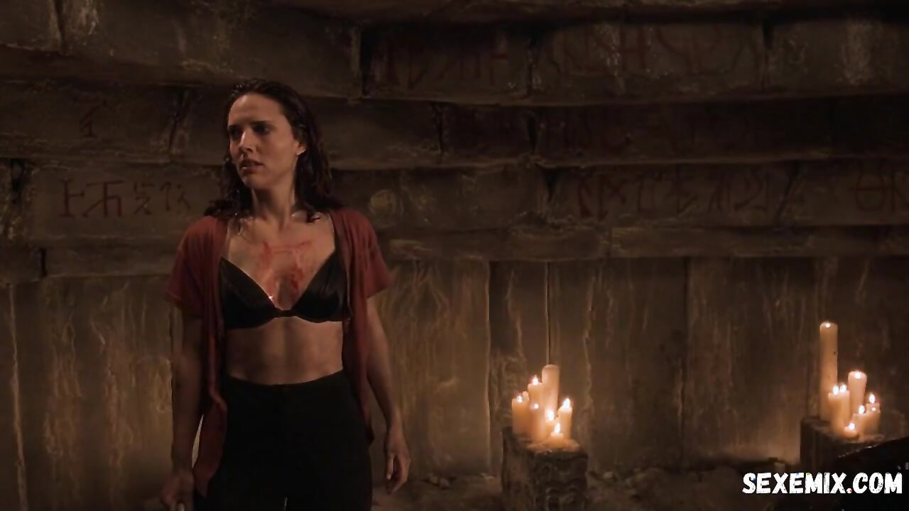 Ashley Laurence, Angel Boris sexy, scene in Warlock III (1999)