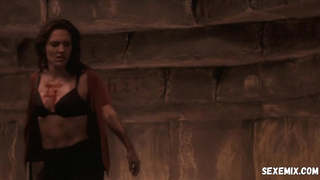 Ashley Laurence, Angel Boris sexy, scena in Warlock III (1999)