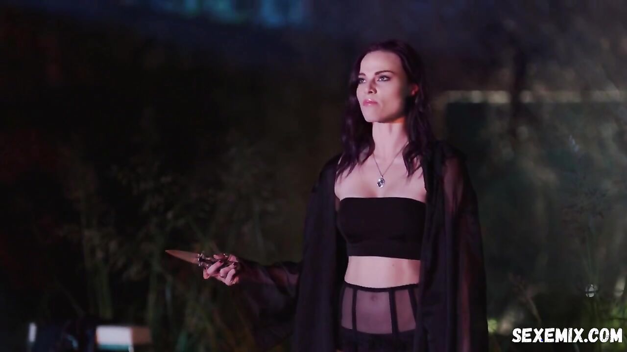 Miranda O'Hare, Jessica Louise Long, Jennifer Cipolla, Lizzie Gordon sexy, scene in Coven (2020)