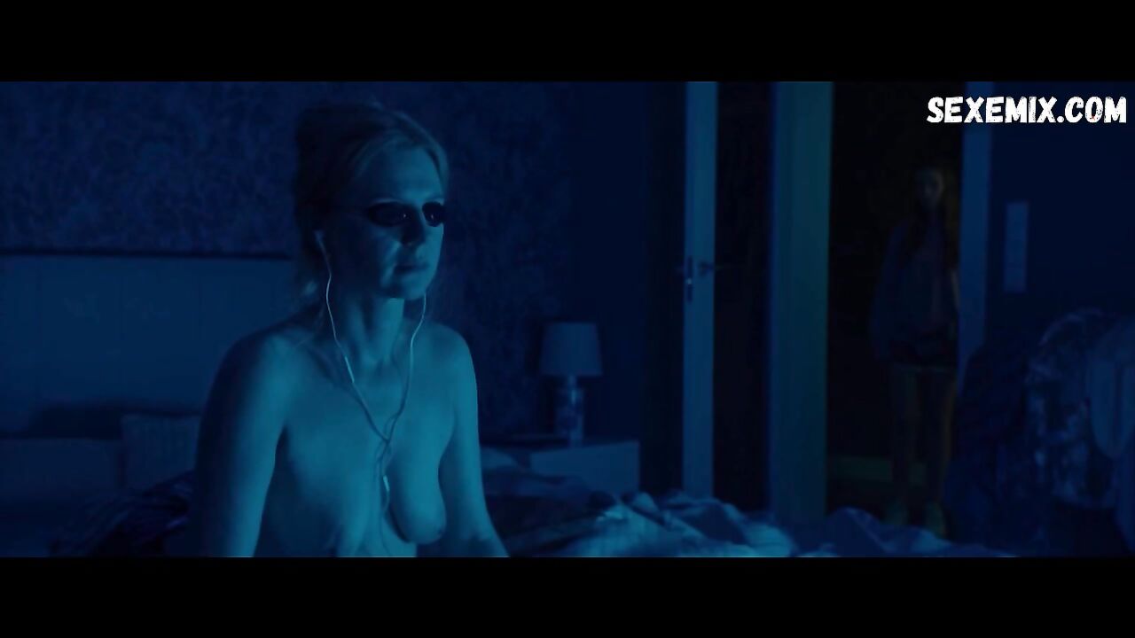 Edyta Torhan, Maja Pankiewicz sexy, breasts scene in Eastern (2019)