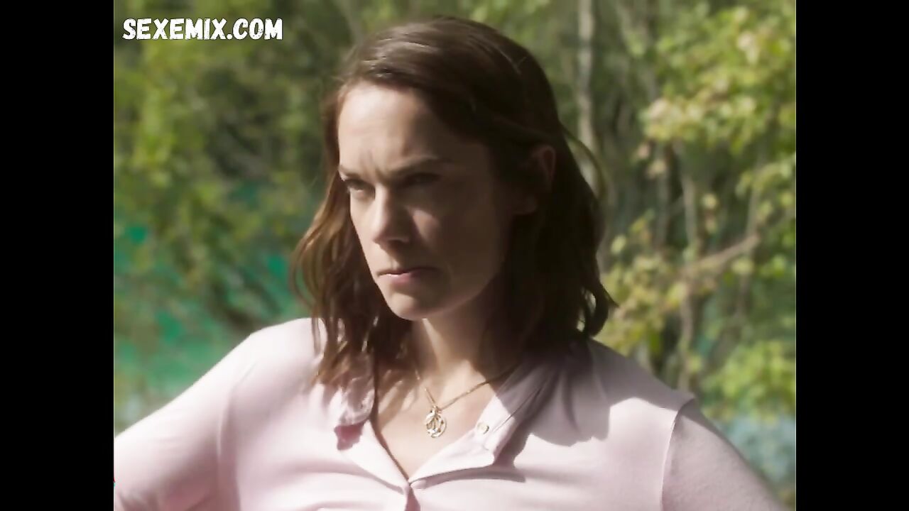 Ruth Wilson sexy, scene in True Things (2021)