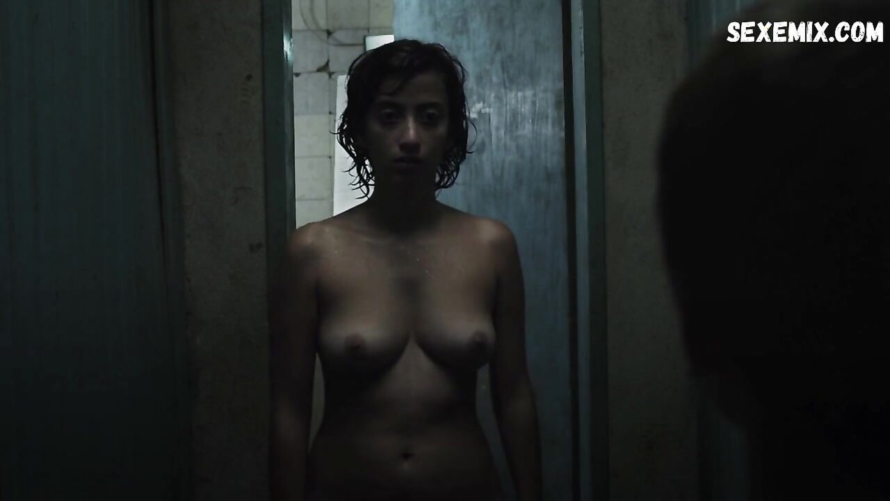 Gabriela Poester sexy, scene in O Corpo (2015)