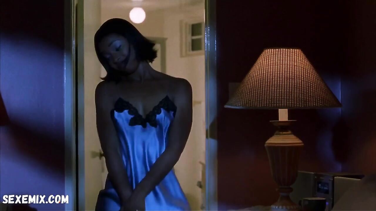 Kim Porter, Gabrielle Union, Susan Dalian, Tamala Jones, Julie Benz sexy, Szene in „Die Brüder“ (2001)