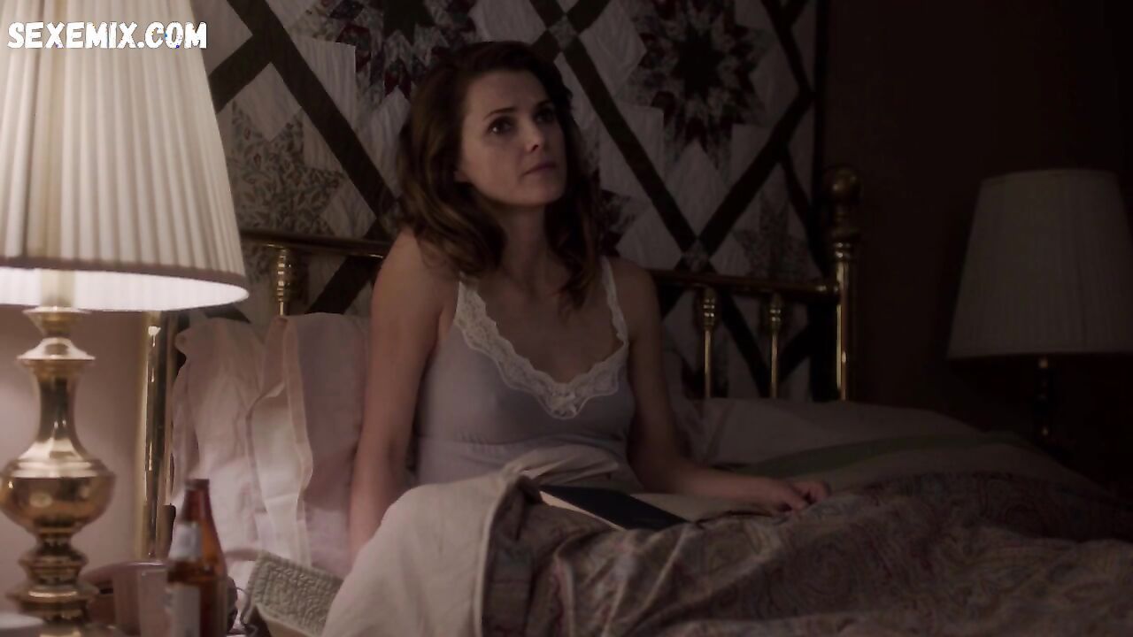 Keri Russell sexy, scene in The Americans s04e02 (2016)