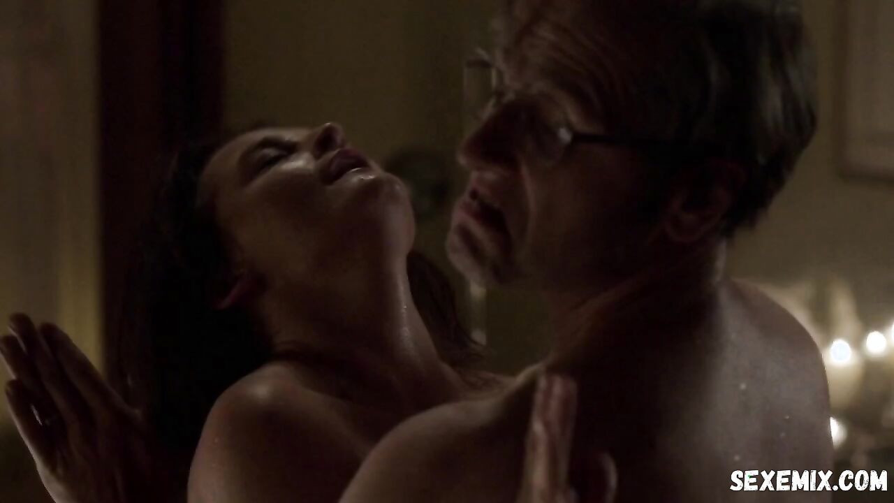 Gillian Alexy sexy, scene in The Americans s03e01 (2015)