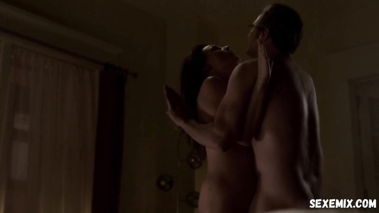 Gillian Alexy sexy, scene in The Americans s03e01 (2015)