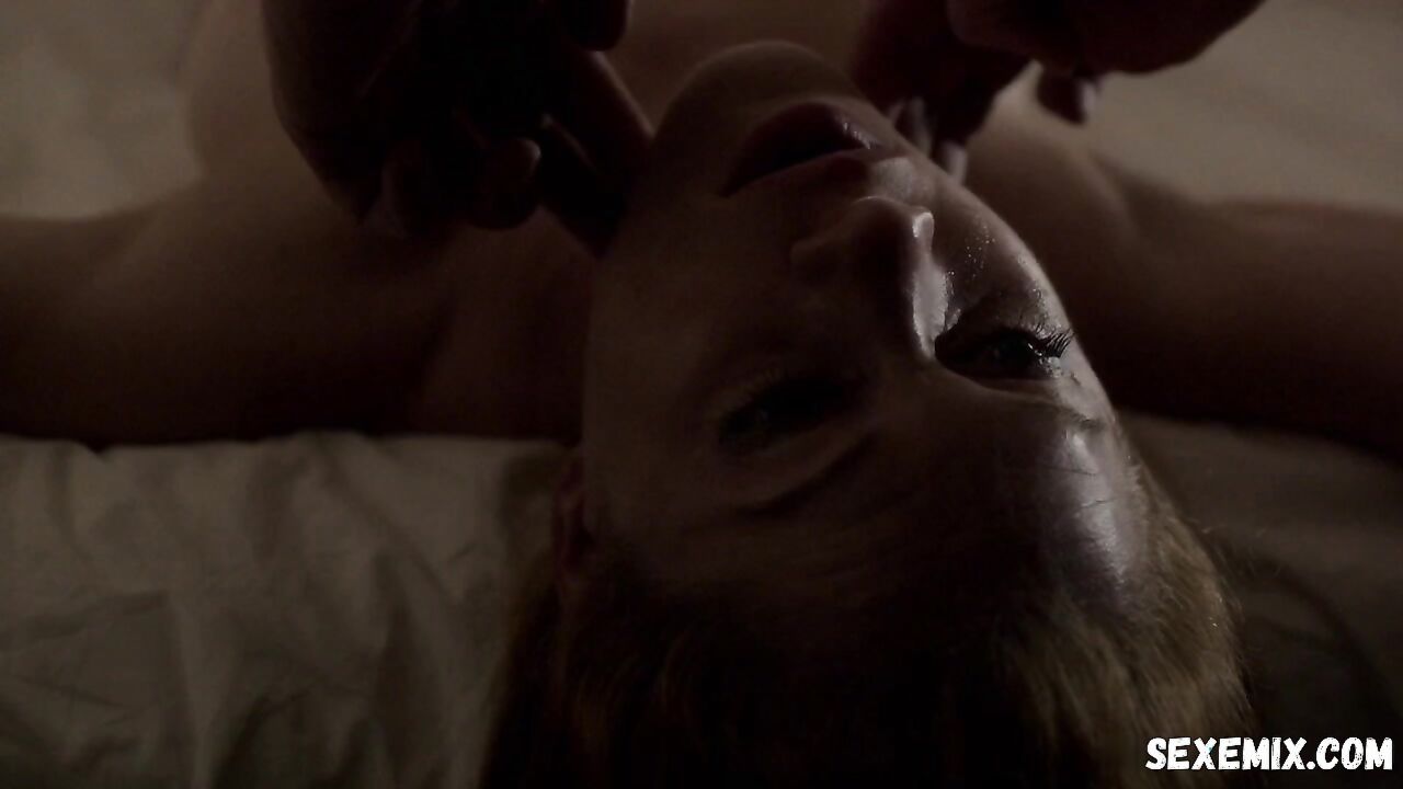 Gillian Alexy sexy, scene in The Americans s03e01 (2015)