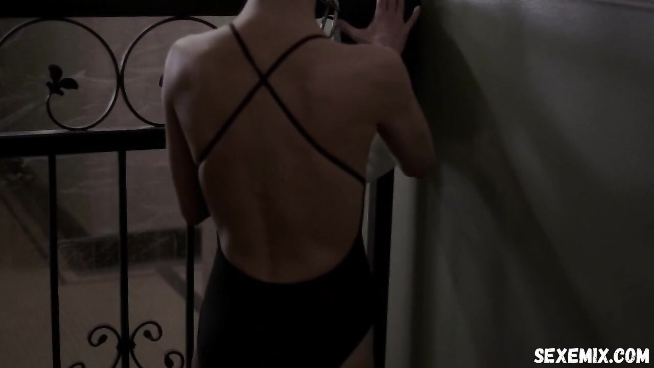 Keri Russell sexy, scene in the Americans s03e03 (2015)