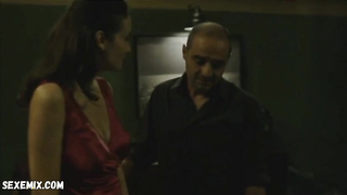 sexy, scene in Mafiosa, le clan s04e03 (2012)