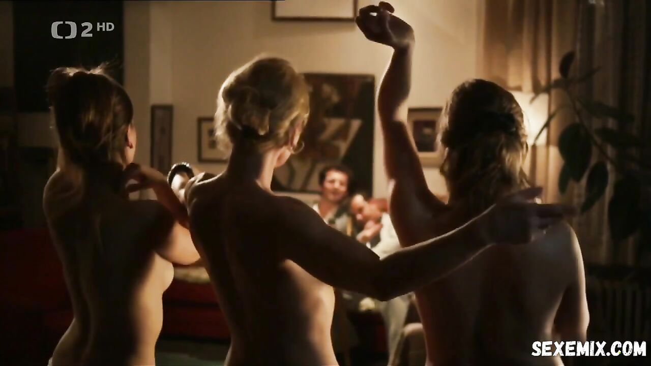 Vilma Cibulkova, Dana Markova, Tereza Voriskova sexy, scene in Zemsky raj to na pohled (2009)