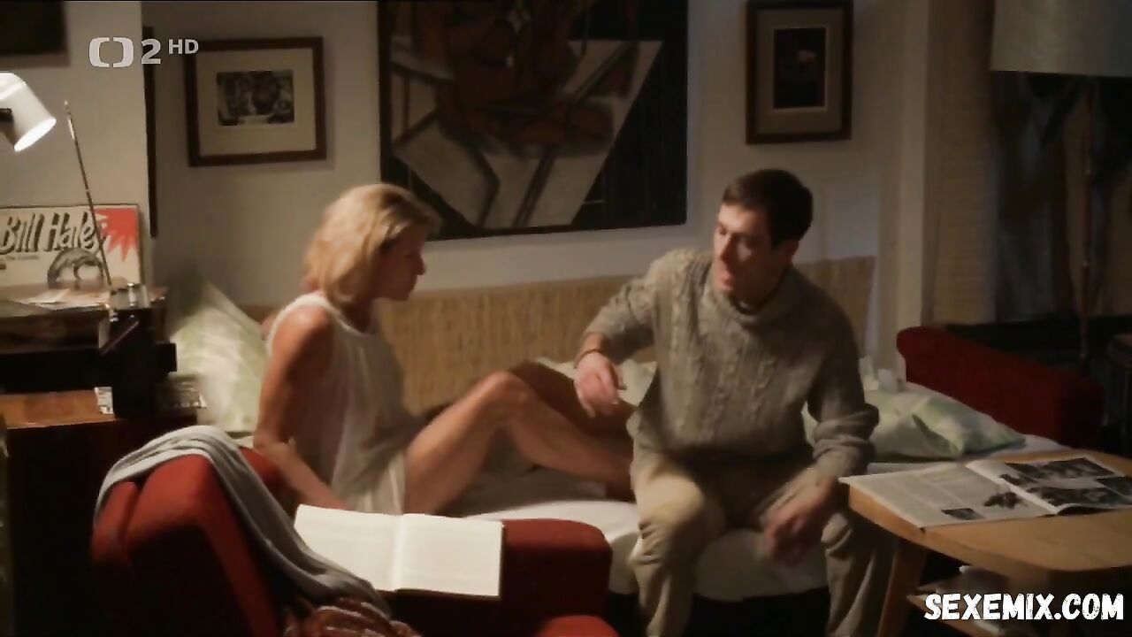 Vilma Cibulkova, Dana Markova, Tereza Voriskova sexy, scene in Zemsky raj to na pohled (2009)