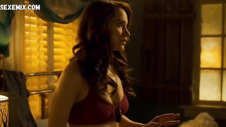 Melanie Scrofano escena de vaquera en Wynonna Earp s01e09 (2016)