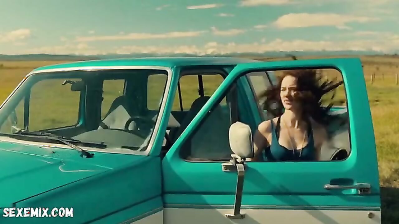 Melanie Scrofano in car, scene in Wynonna Earp s01e01 (2016)