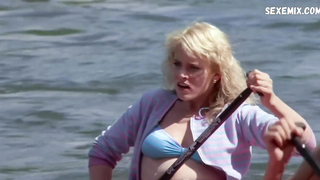 Peggy Trentini、Jennifer Runyon、Lori Sutton セクシー、Up the Creek (1984) のシーン