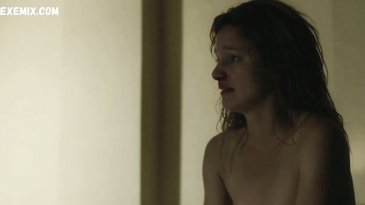 Laurence Leboeuf sexy, scene in La petite reine (2014)