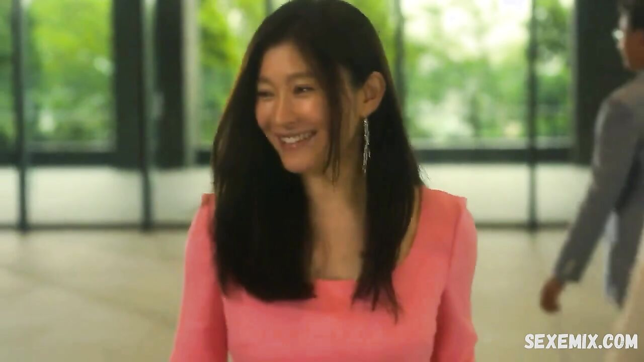 Juri Kawasaki, Kyoko Hasegawa sexy, scene in Fishbowl Wives s01e01 (2022)