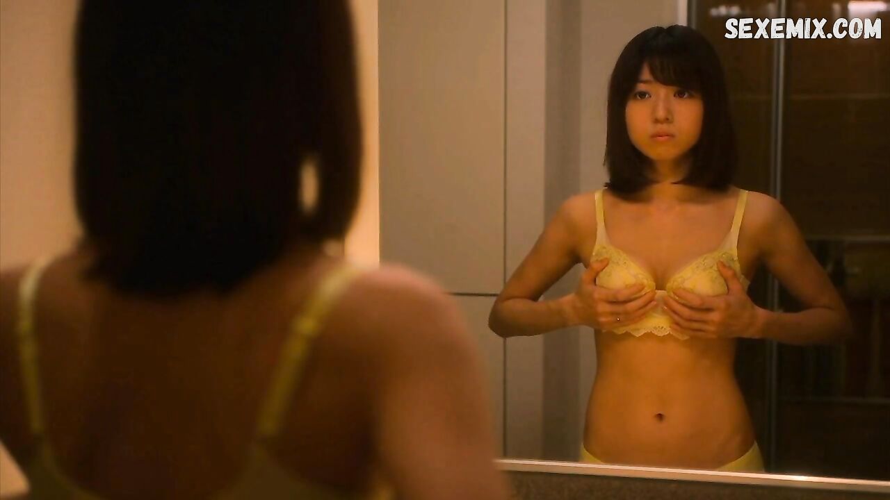 Shizuka Nakamura, Juri Kawasaki sexy, scene in Fishbowl Wives s01e02 (2022)