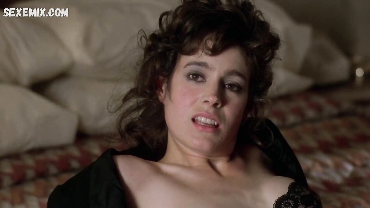 Isabella Rossellini, Sean Young sexy, scene in Cousins (1989)