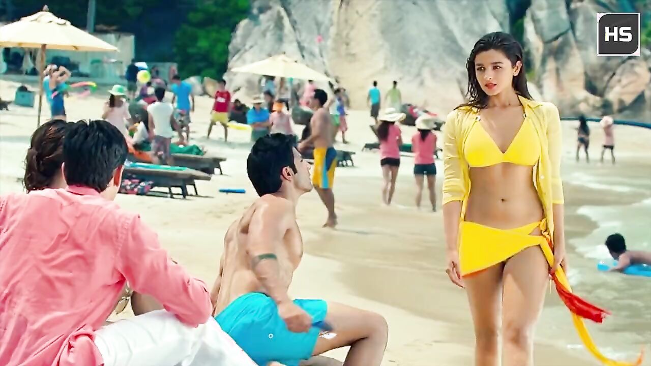 Alia Bhatt – Hot Kissing Scenes 4K