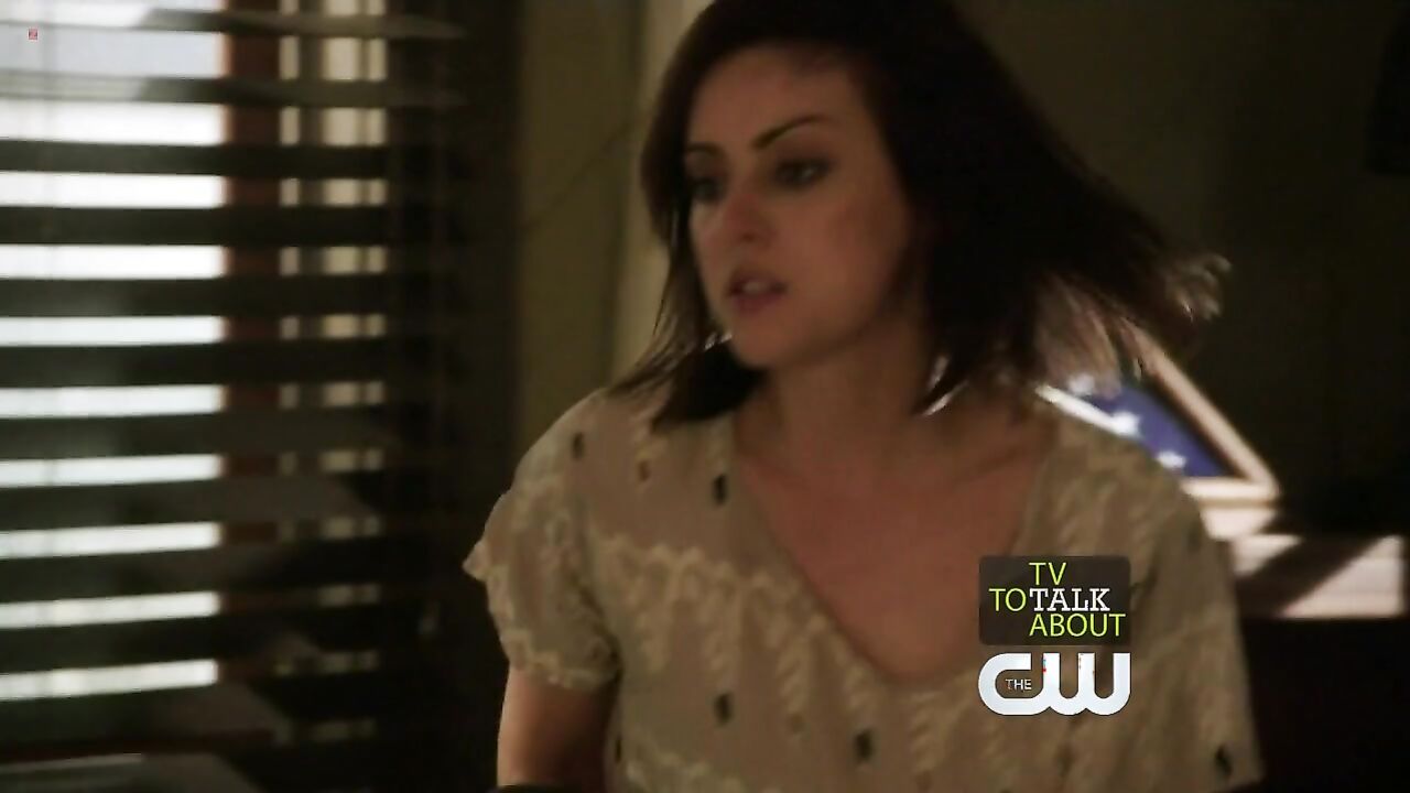 Jessica Stroup sexy, scene in 90210 s04e21 (2012)