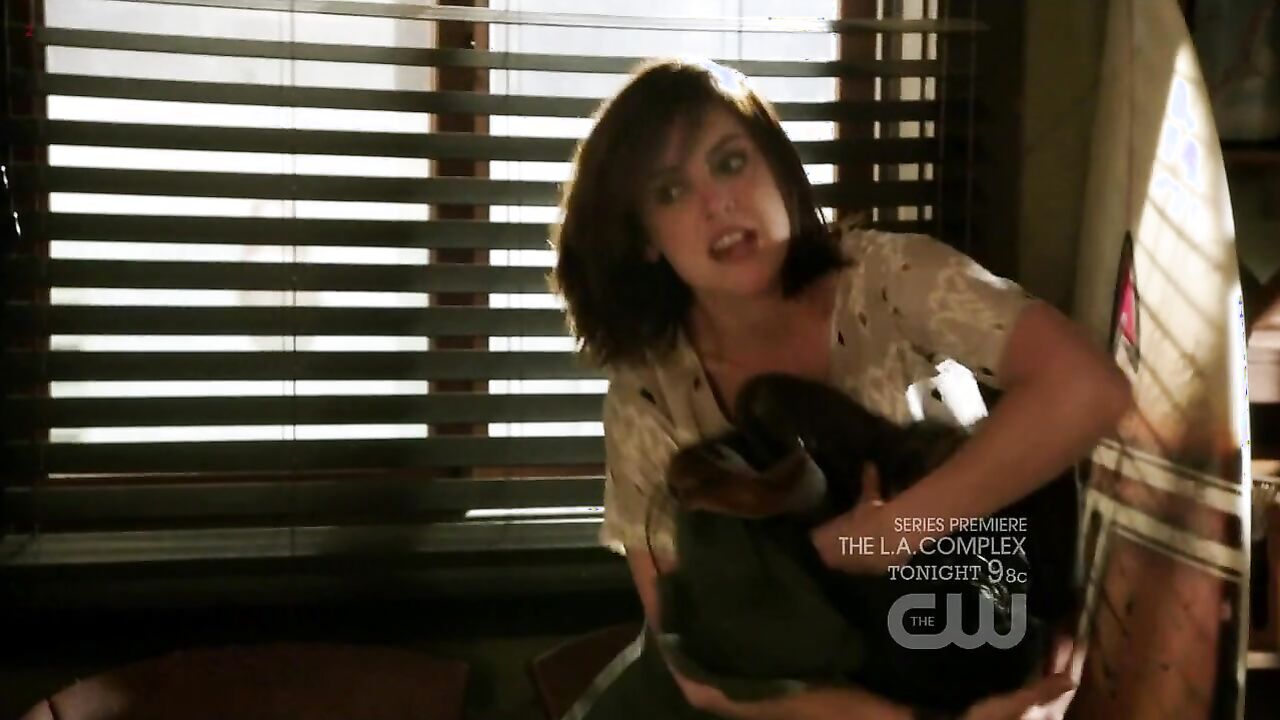 Jessica Stroup sexy, Szene in 90210 s04e21 (2012)