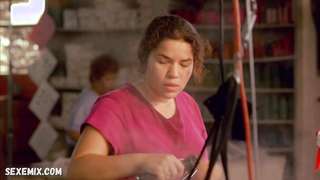 America Ferrera sexy, scena in Real Women Have Curves (2002)