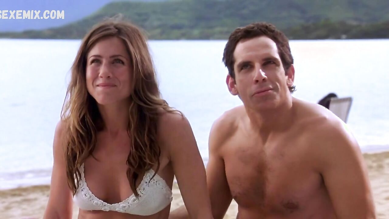 Jennifer Aniston sexy, scene in Along Came Polly (2004)