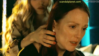 Lesbian Sex with Julianne Moore And Amanda Seyfried, scene In Chloe