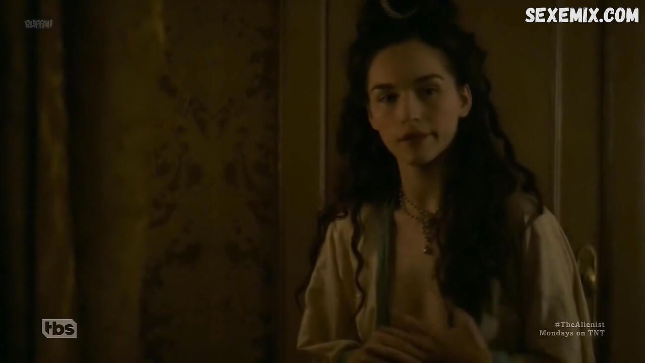 Die verführerische Emanuela Postacchini, Szene in The Alienist s01e01 (2018)