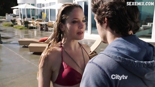 Margarita Levieva w czerwonym bikini, scena w Zemście s01e08 (2011)