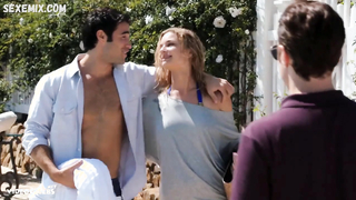 Emily VanCamp bikini, İntikam s01e07 (2012) sahnesi