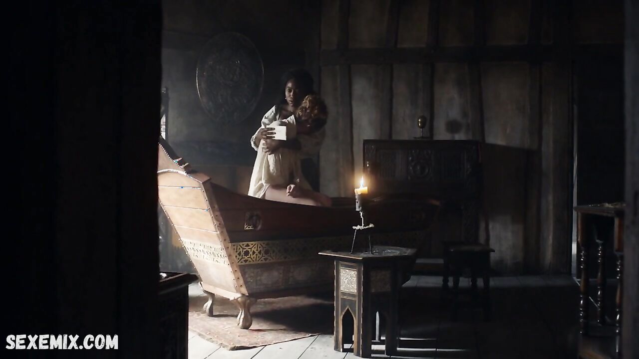 Charlotte Hope shows tits, scene in The Spanish Princess s01e06 (2019)