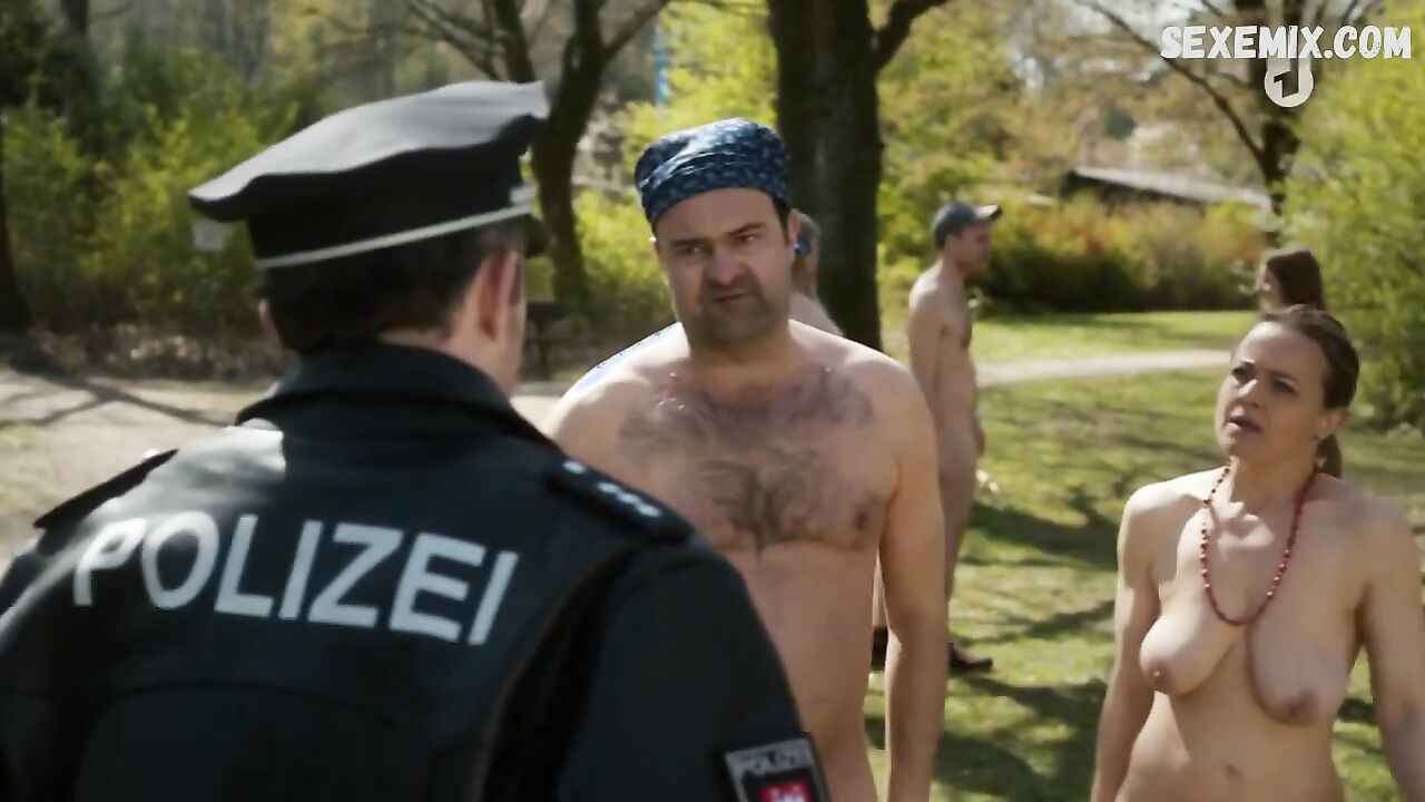 Stephanie Gossger breasts, scene in Die Kanzlei s05e03 (2020)