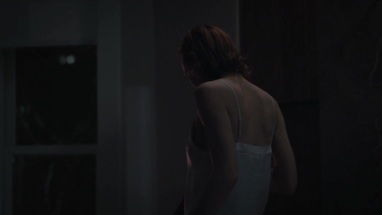 Anna Friel, Louisa Krause lesbian, scene in The Girlfriend Experience s02e07 (2017)