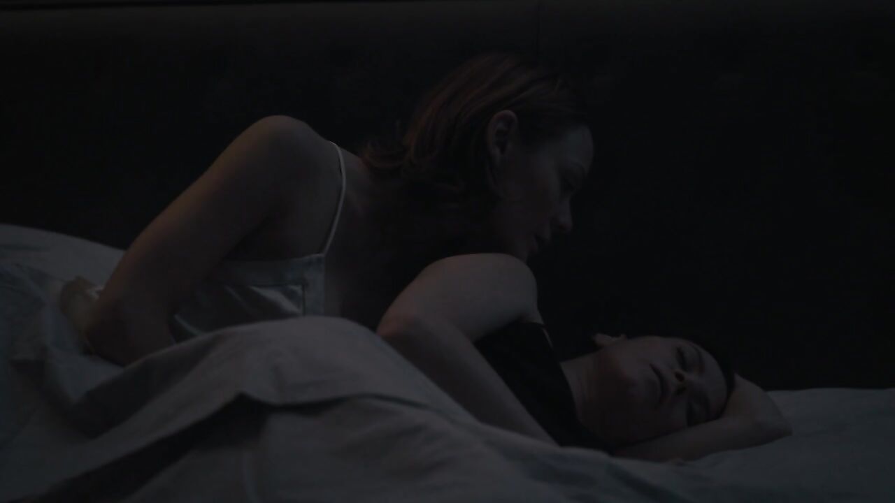 Anna Friel, Louisa Krause lesbian, scene in The Girlfriend Experience s02e07 (2017)