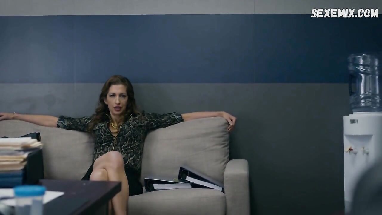 Alysia Reiner sexy, scene in Orange Is the New Black (2019)