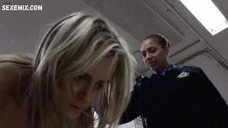 Taylor Schilling sexy, scene in Orange is the New Black s02e01 (2014)