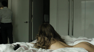 Riley Keough sexy, Szene in The Girlfriend Experience s01e04 (2016)