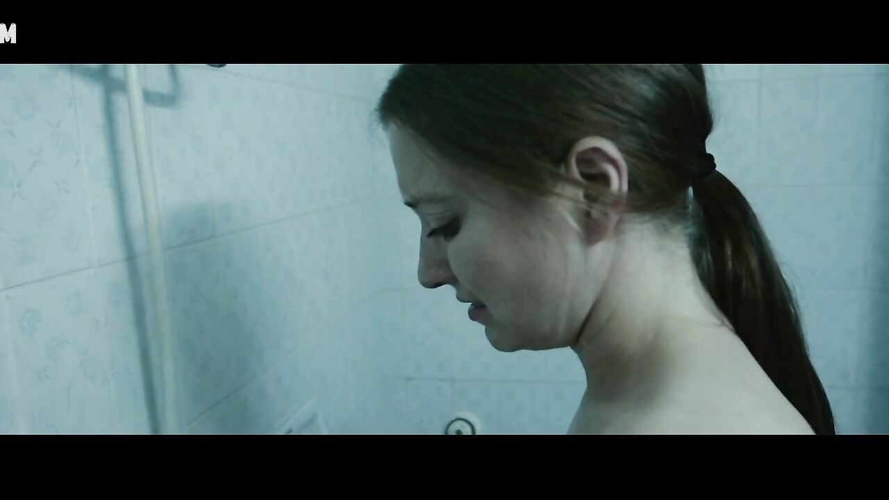 Esther Maa in showers, scene in Ingenium (2018)