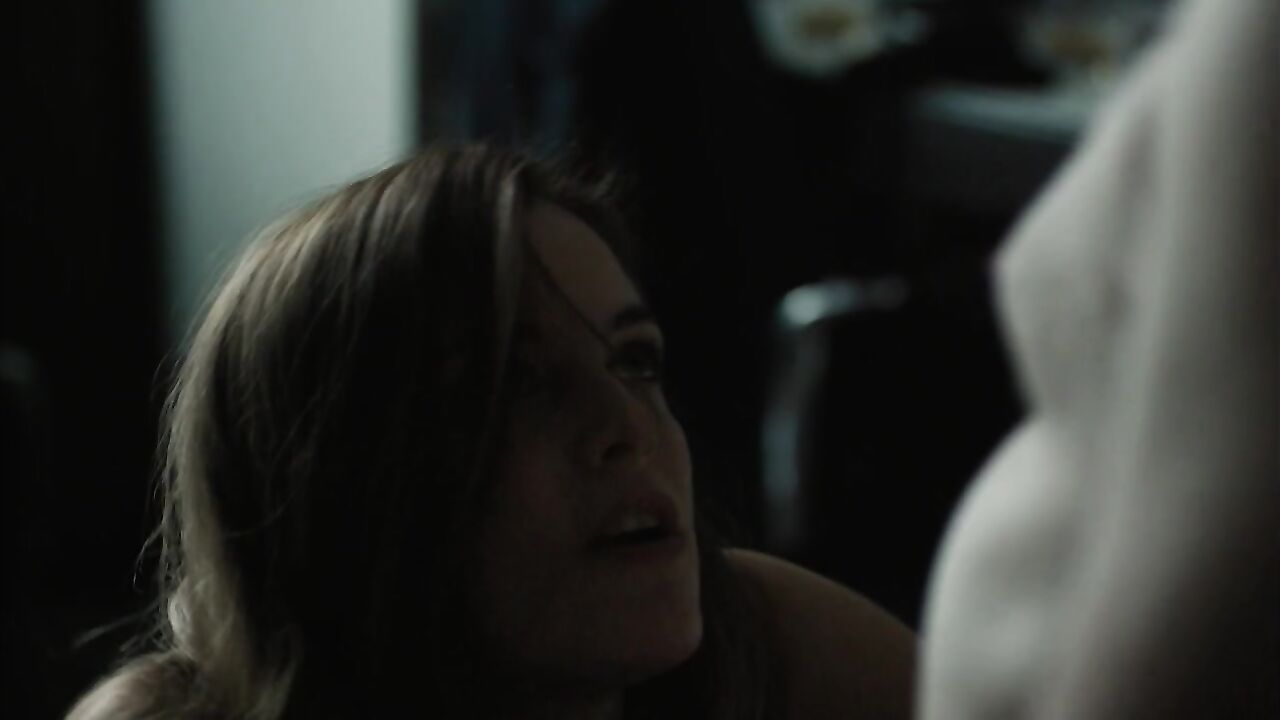 Riley Keough masturbates, scene in The Girlfriend Experience s01e07 (2016)