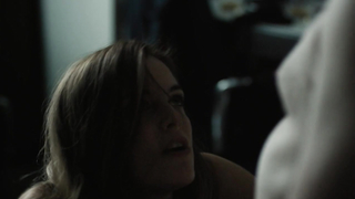 Riley Keough se masturba, cena de The Girlfriend Experience s01e07 (2016)