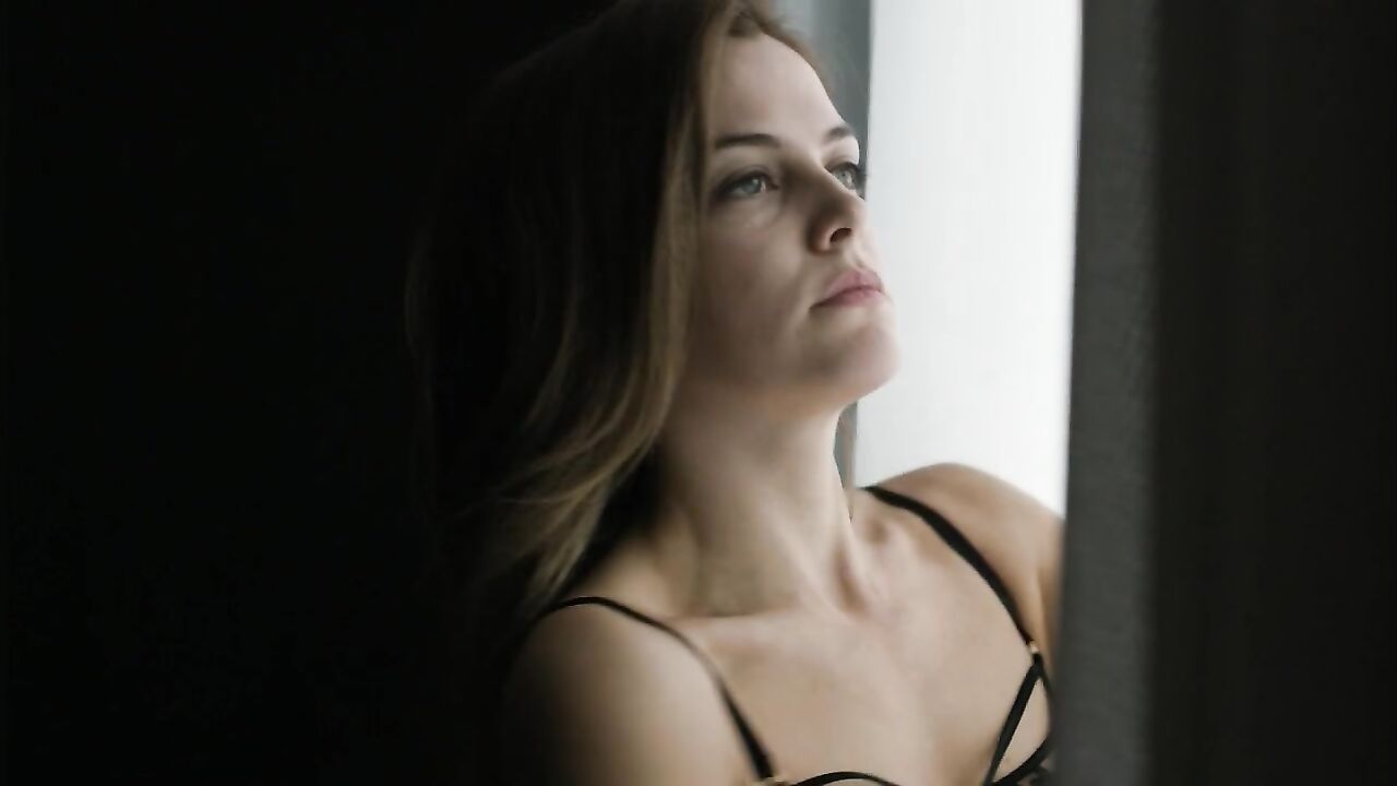 Riley Keough touches her boobs, scene in The Girlfriend Experience s01e11-12 (2016)