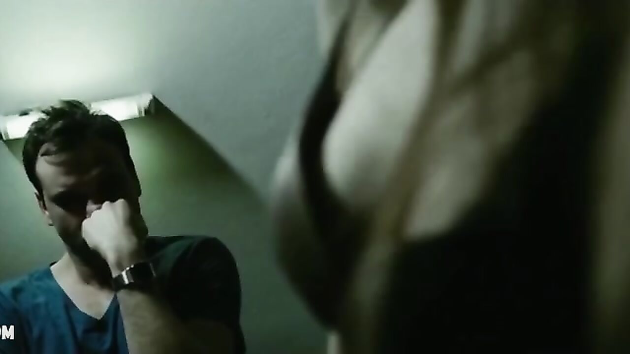 Marija Bergam sexy scene in Do granice (2013)